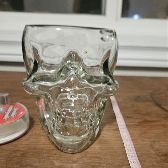 Clear glass skull - Picture 7 of 7